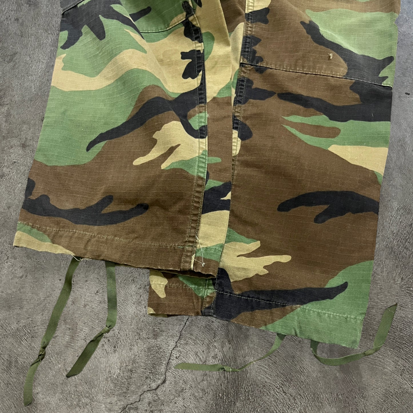 Military Cargo Pants Camouflage Green Size 30x31.5