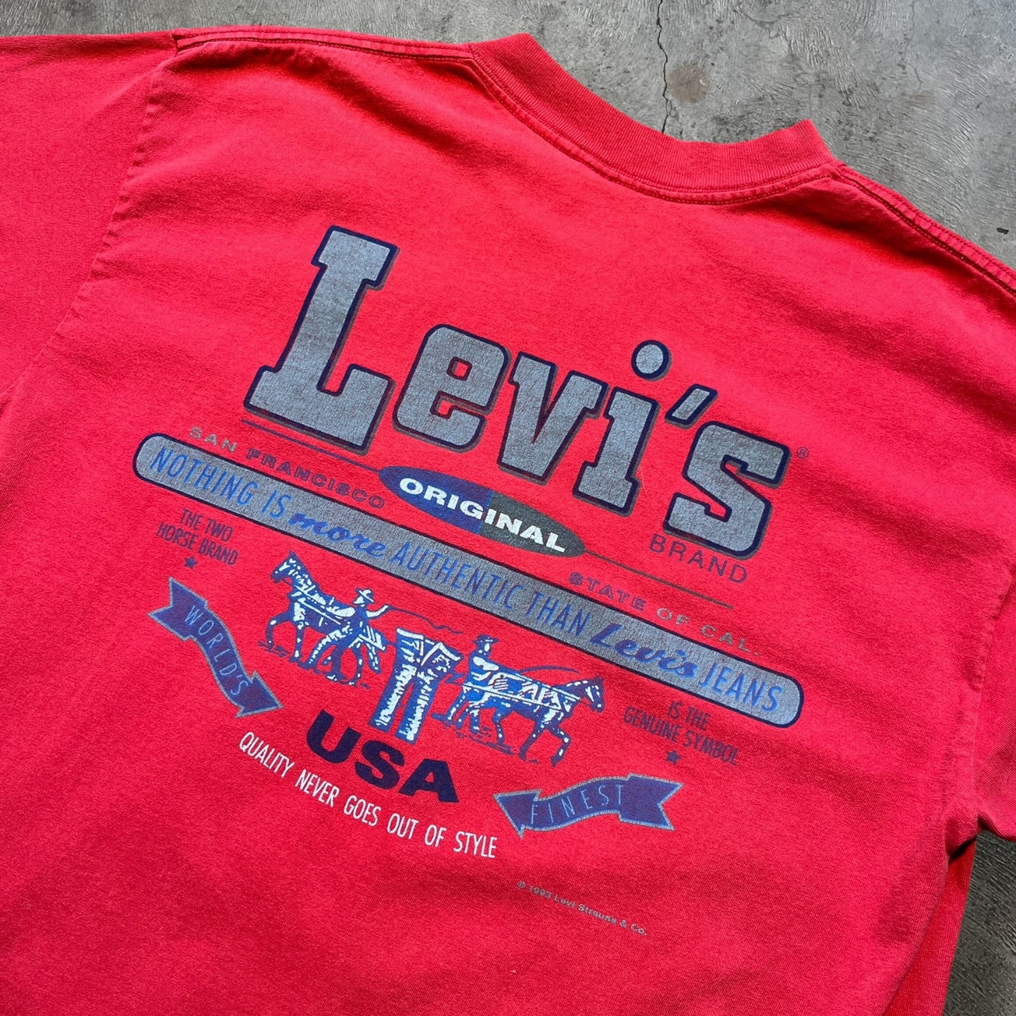 90s Levi's Tee Red Size XL